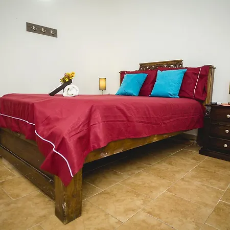 El Centenario Hotel 3*