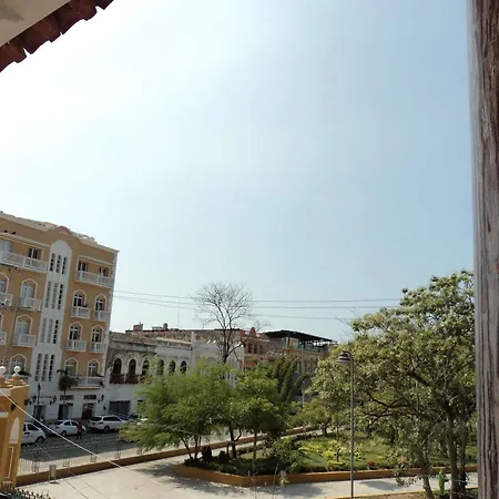 El Centenario Hotel 3*